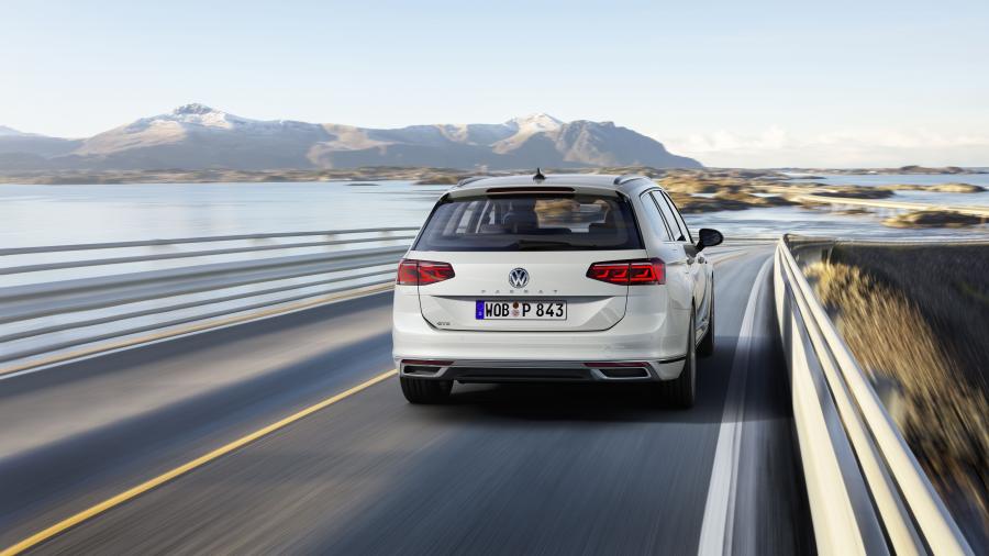  Volkswagen Passat GTE Variant (B8) 2019 года  (WW) (фото 3 из 22)